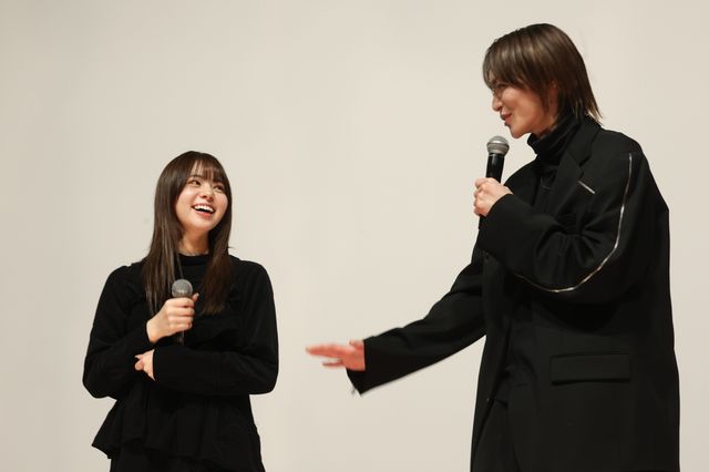 『野球どアホウ未亡人』の監督最新作！吉田伶香主演『翔んだタックル大旋風』初日舞台あいさつ（8枚目）