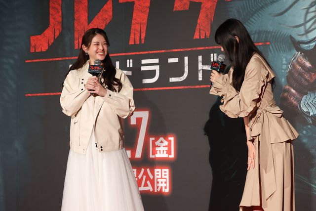 ハリウッドザコシショウ激変！プレデター姿で松村沙友理＆早見沙織とプレミア出席（6枚目）