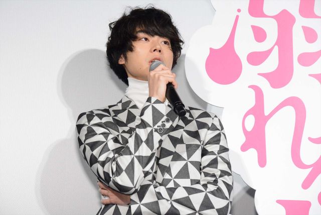 菅田将暉、最新胸キュンシーン“顔ペロ”の「超絶ヤバイ」評価に安心　画像ギャラリー（4枚目）