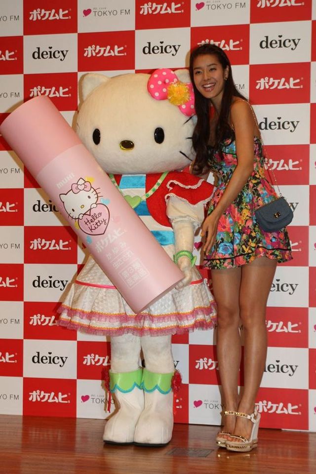 ナマ脚がまぶしい！すみれフォトギャラリー（3枚目）