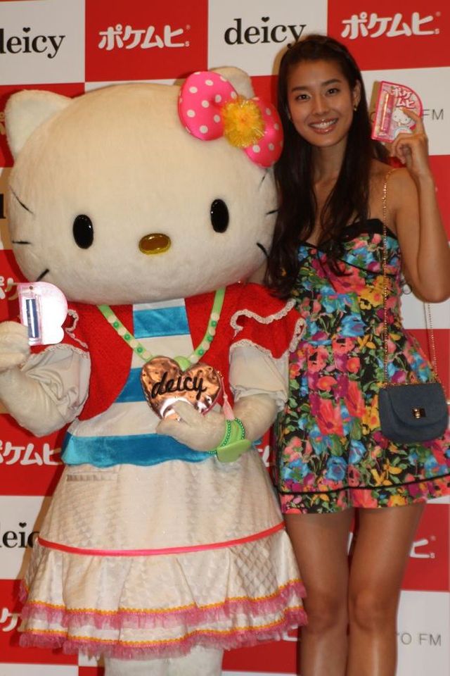 ナマ脚がまぶしい！すみれフォトギャラリー（5枚目）