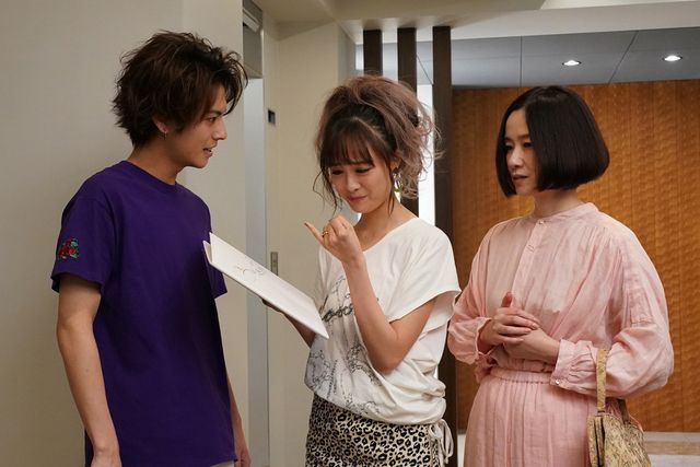 黒島＆“どーやん”二階堂が手つなぎ…！「あなたの番です」SPドラマ場面カット（6枚目）