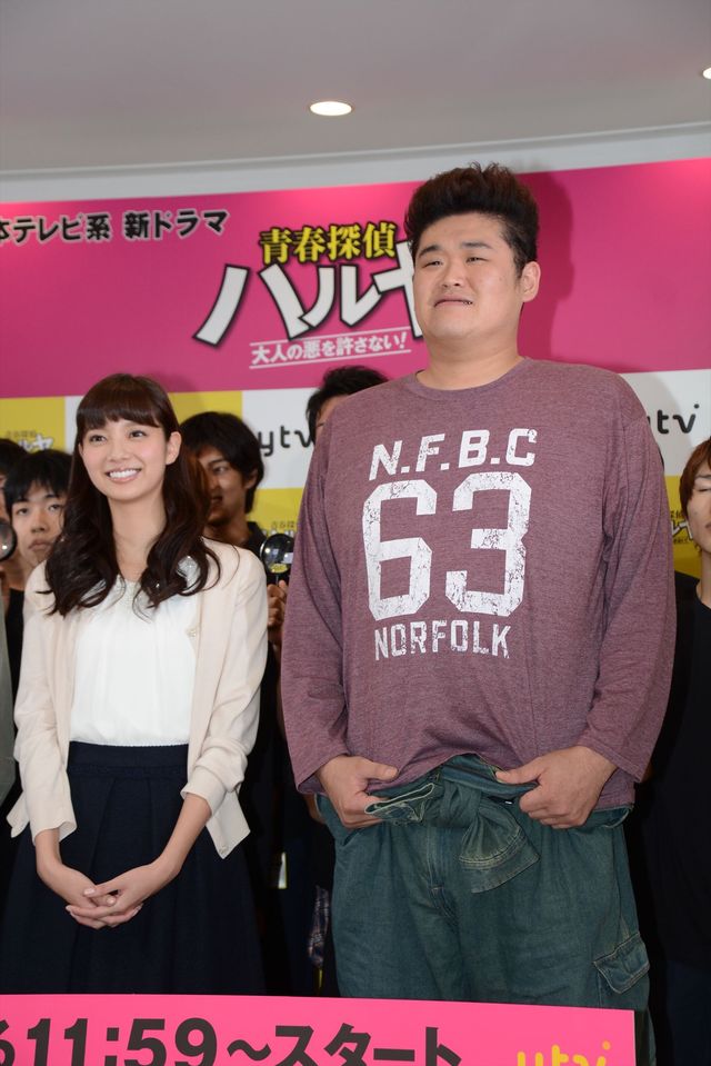 新川優愛がかわいすぎる！ドラマ「青春探偵ハルヤ～大人の悪を許さない！～」記者会見フォトギャラリー（8枚目）