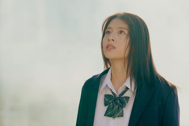 南沙良、出口夏希、吉田美月喜がグリーン作業着で不敵な笑み！映画『万事快調＜オール・グリーンズ＞』場面写真（3枚目）