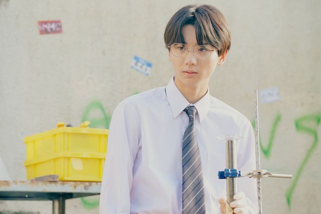 南沙良、出口夏希、吉田美月喜がグリーン作業着で不敵な笑み！映画『万事快調＜オール・グリーンズ＞』場面写真（5枚目）