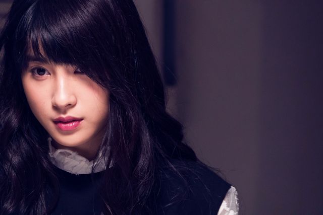 土屋太鳳、芳根京子を踏みつける！『累－かさね－』場面写真（2枚目）