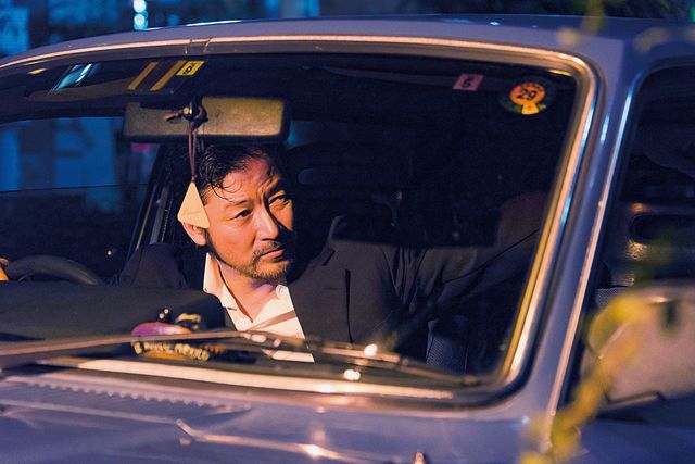 土屋太鳳、芳根京子を踏みつける！『累－かさね－』場面写真（4枚目）