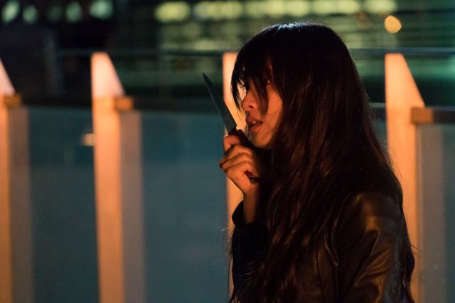 土屋太鳳、芳根京子を踏みつける！『累－かさね－』場面写真（13枚目）