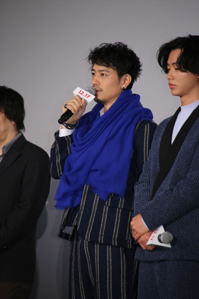 イケメンスマイルがまぶしい……!!『映画　妖怪ウォッチ　空飛ぶクジラとダブル世界の大冒険だニャン！』初日舞台あいさつフォトギャラリー（13枚目）