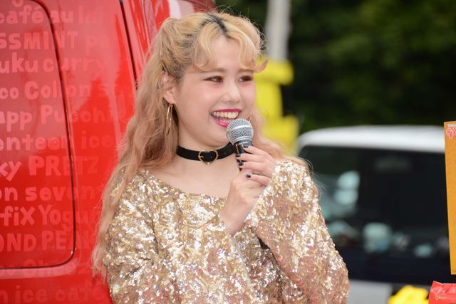 りゅうちぇる、ぺこの「あ～ん！」に大喜び！グリコ×ONE PIECE FILM GOLD「GOLDなキズナ!!」PRイベントギャラリー（12枚目）