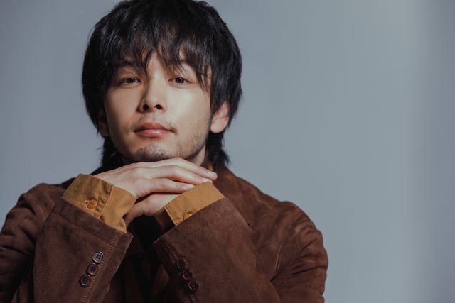 中村倫也、撮りおろしインタビューカット：フォトギャラリー