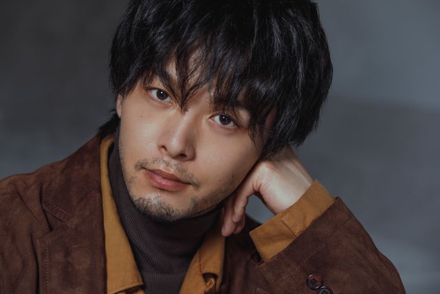 中村倫也、撮りおろしインタビューカット（7枚目）