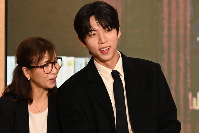 松たか子×多部未華子×松坂桃李×星野源×チュ・ジョンヒョク「スロウトレイン」会見で仲良しトーク（32枚目）