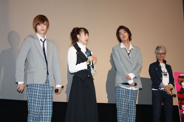 映画『愛を歌うより俺に溺れろ！』初日舞台あいさつフォトギャラリー（2枚目）