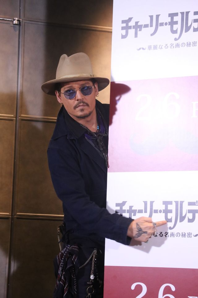 ジョニデがちらり！来日会見フォトギャラリー：フォトギャラリー