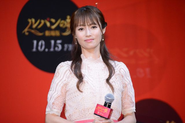 深田恭子、 白いワンピース姿がキレイ！『劇場版 ルパンの娘』公開直前イベント（6枚目）