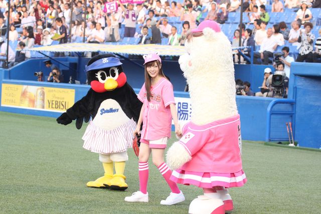 乃木坂46・白石麻衣、初のノーバン始球式！フォトギャラリー：フォトギャラリー