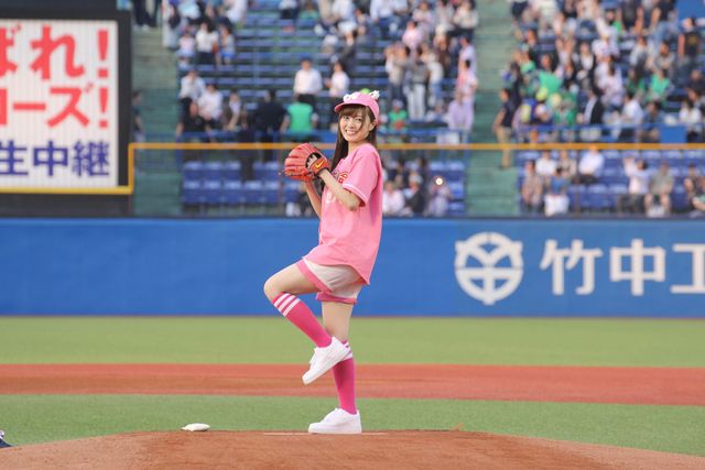 乃木坂46・白石麻衣、初のノーバン始球式！フォトギャラリー（3枚目）