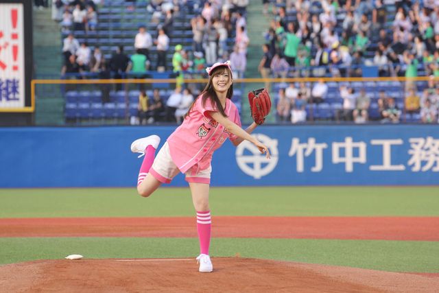 乃木坂46・白石麻衣、初のノーバン始球式！フォトギャラリー（4枚目）