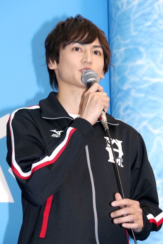 「男水！」壮行会開催！　ジャージ姿のイケメン見ようと女性ファン1,500人集結　画像ギャラリー（6枚目）