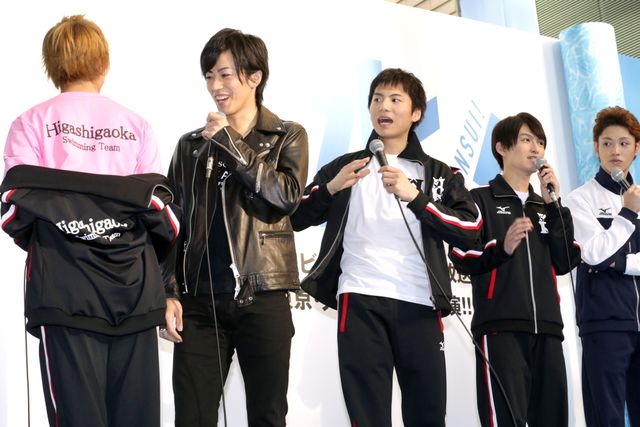 「男水！」壮行会開催！　ジャージ姿のイケメン見ようと女性ファン1,500人集結　画像ギャラリー（13枚目）