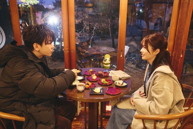 小芝風花、佐藤健、横山裕、白石聖「私の夫と結婚して」笑顔あふれるメイキング＜7枚＞（7枚目）