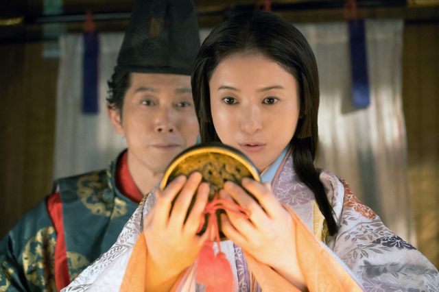 美しすぎる…道長（柄本佑）の長女・藤原彰子（見上愛） 「光る君へ」第26回「いけにえの姫」（4枚目）