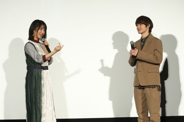 神木隆之介、浜辺美波、中村倫也が仲良く登場！『屍人荘の殺人』大ヒット御礼舞台あいさつ（14枚目）