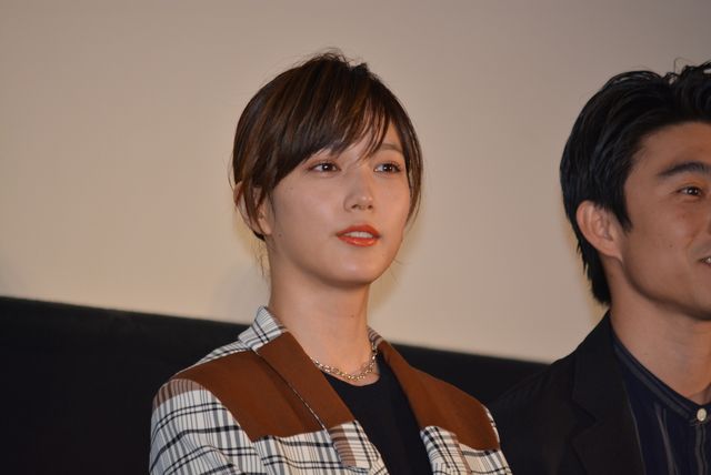 綾瀬はるか、坂口健太郎ら登場『今夜、ロマンス劇場で』初日舞台あいさつ（7枚目）