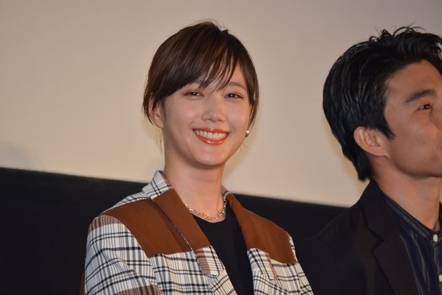 綾瀬はるか、坂口健太郎ら登場『今夜、ロマンス劇場で』初日舞台あいさつ（11枚目）