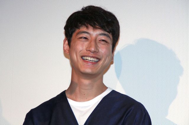 塩顔王子・坂口健太郎の笑顔を堪能!フォトギャラリー（9枚目）