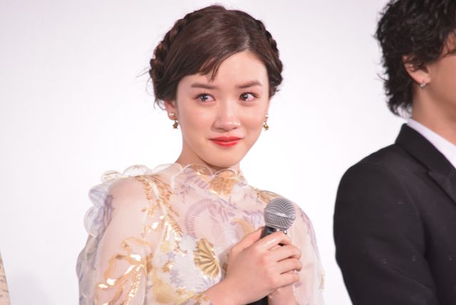 衣装がかわいい！『ひるなかの流星』公開記念舞台あいさつフォトギャラリー（15枚目）