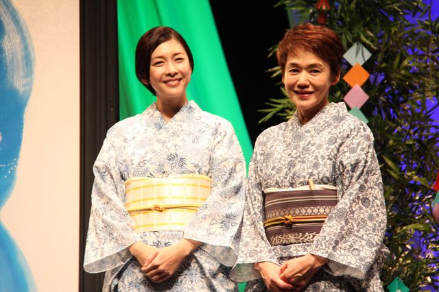 書道のライブパフォーマンスに、圧倒される竹内結子＆大竹しのぶ『インサイド・ヘッド』七夕イベントフォトギャラリー（13枚目）