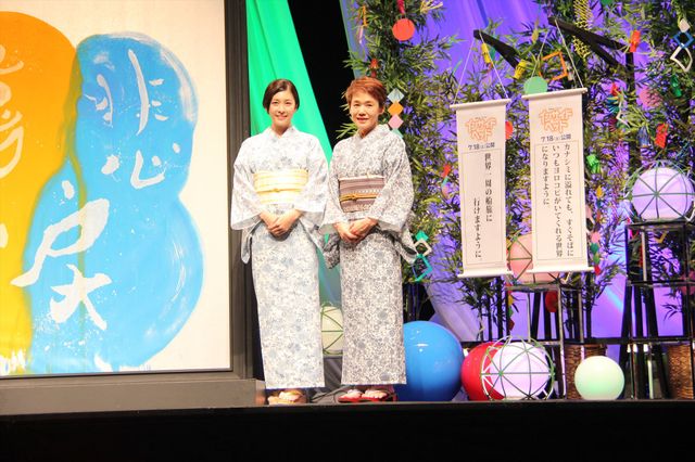 書道のライブパフォーマンスに、圧倒される竹内結子＆大竹しのぶ『インサイド・ヘッド』七夕イベントフォトギャラリー（14枚目）