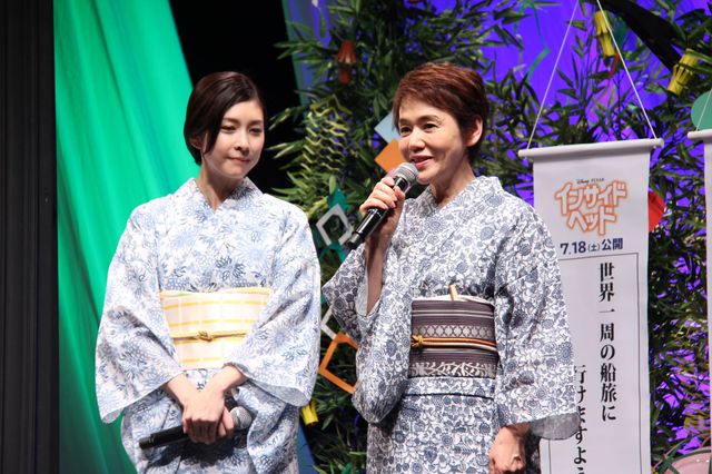 書道のライブパフォーマンスに、圧倒される竹内結子＆大竹しのぶ『インサイド・ヘッド』七夕イベントフォトギャラリー（16枚目）