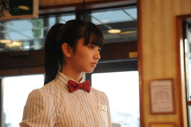 小松菜奈＆大泉洋『恋は雨上がりのように』新写真5枚：フォトギャラリー