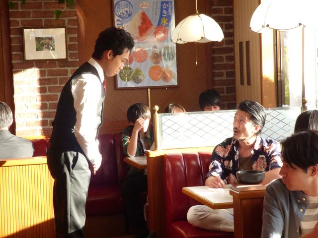 小松菜奈＆大泉洋『恋は雨上がりのように』新写真5枚（4枚目）