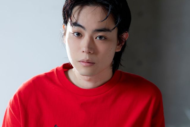 菅田将暉、唯一無二の美しさ！映画『糸』インタビューカット（10枚目）