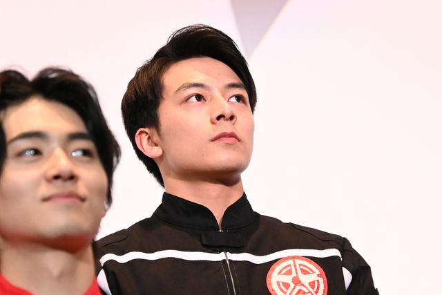 2大スーパー戦隊が役衣装で集結！『ブンブンジャーVSキングオージャー』完成披露舞台あいさつ（7枚目）