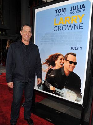 演出とはいえ、影響力を考えると……。-映画『ラリー・クラウン（原題） / Larry Crowne』のポスターに並ぶトム・ハンクス