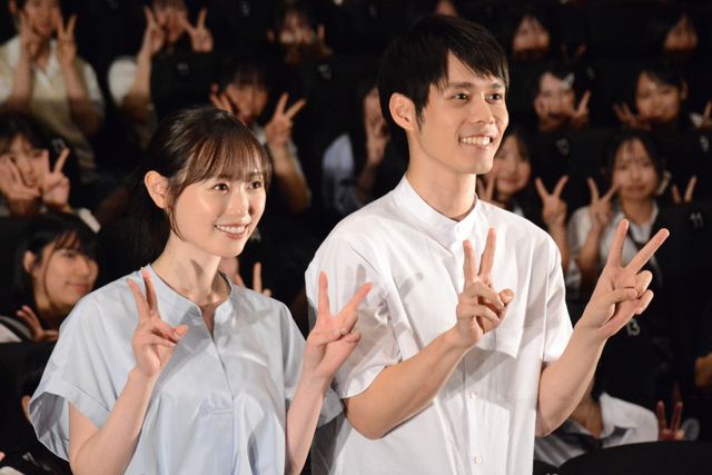 応募総数6347件！福原遥＆細田佳央太が400人の高校生をお見送り『あの星が降る丘で、君とまた出会いたい。』高校生限定プレミア（10枚目）