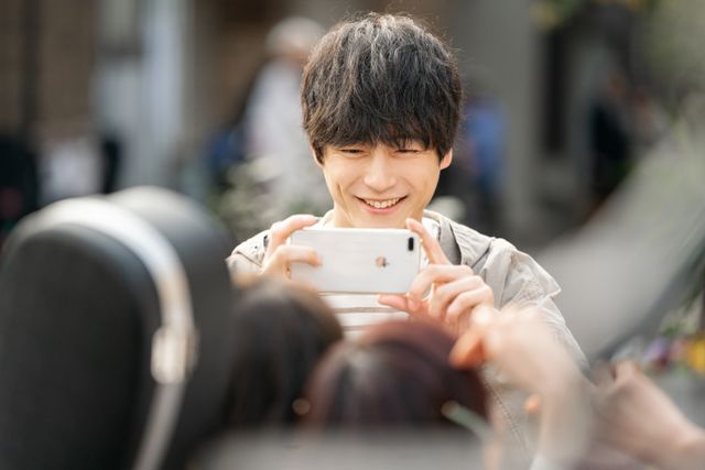 坂口健太郎＆イ・セヨン「愛のあとにくるもの」場面写真（4枚目）