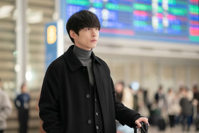 坂口健太郎＆イ・セヨン「愛のあとにくるもの」場面写真（12枚目）