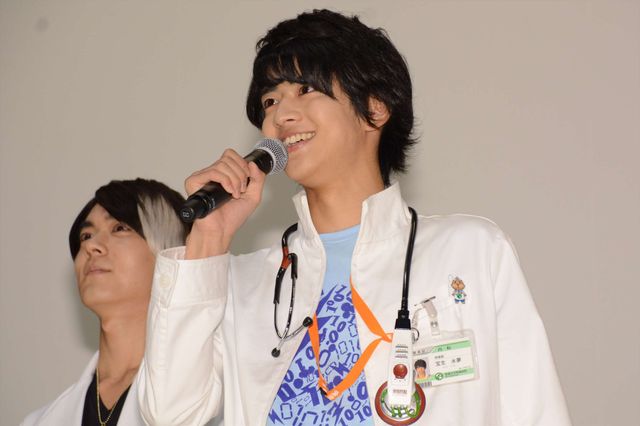 先生たちが楽しそうでなによりです！『劇場版　仮面ライダーエグゼイド　トゥルー・エンディング』の初日舞台あいさつ：フォトギャラリー