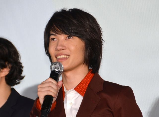 佐藤健＆神木隆之介が高校生漫画家コンビを熱演！『バクマン。』舞台あいさつフォトギャラリー（2枚目）