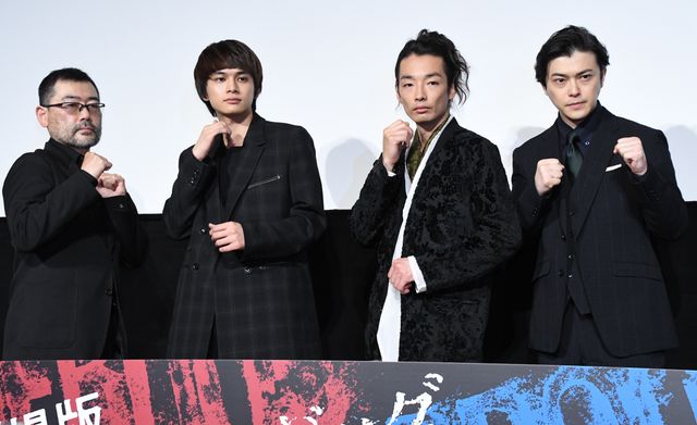 森山未來＆北村匠海＆勝地涼、ボクシングの構え！『アンダードッグ』公開記念舞台あいさつ：フォトギャラリー
