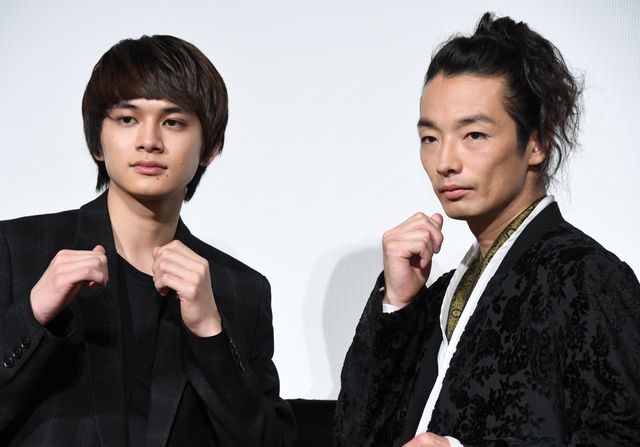 森山未來＆北村匠海＆勝地涼、ボクシングの構え！『アンダードッグ』公開記念舞台あいさつ（10枚目）