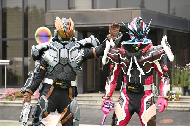 仮面ライダースラッシュ・大秦寺哲雄＆バスター・尾上亮が登場！スピンオフ「剣士列伝」第1話（2枚目）