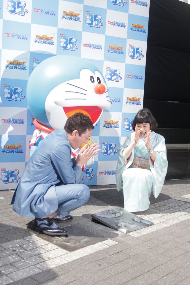 ヨン様、ジャッキー、スタローンもびっくり！　ドラえもん、世界の映画スターと肩を並べる　画像ギャラリー（5枚目）