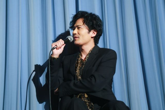 稲垣吾郎、ファンと至近距離で触れ合い！『半世界』舞台あいさつ（4枚目）